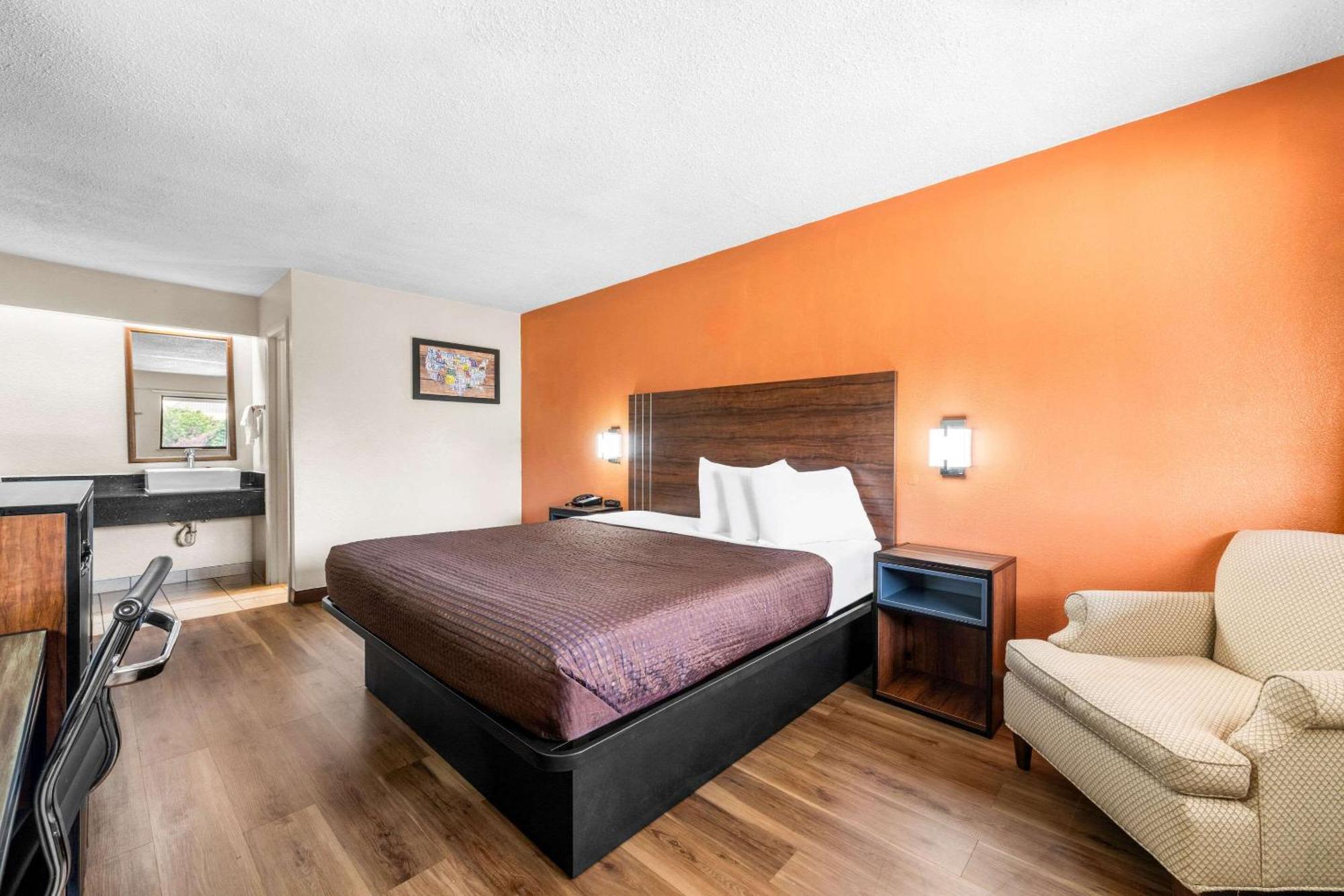 Econo Lodge Charlotte Airport Exterior photo