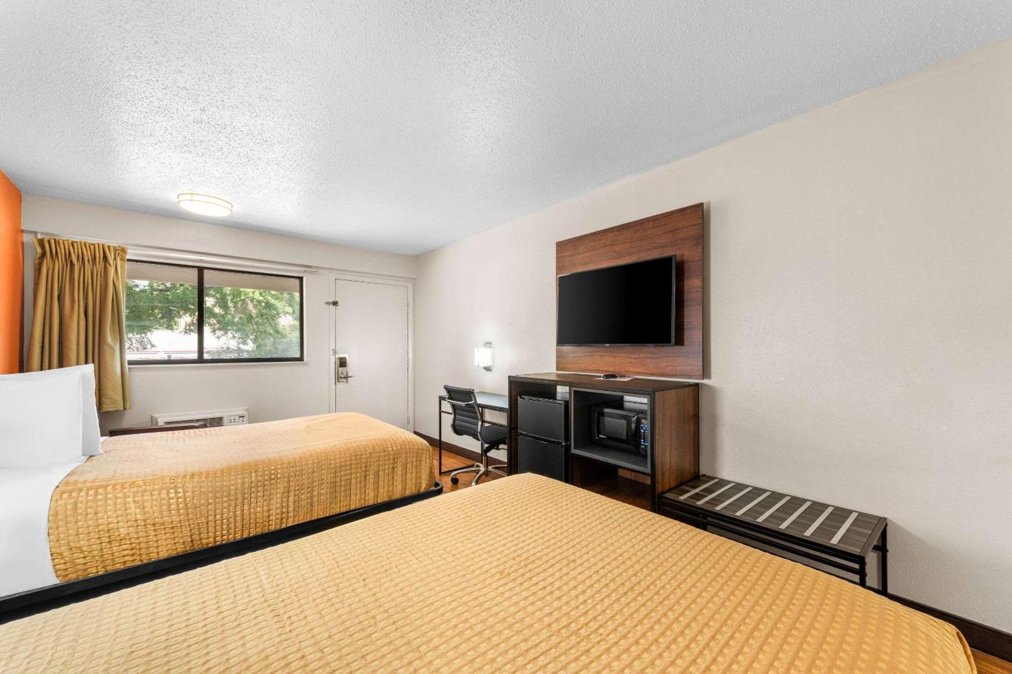 Econo Lodge Charlotte Airport Exterior photo