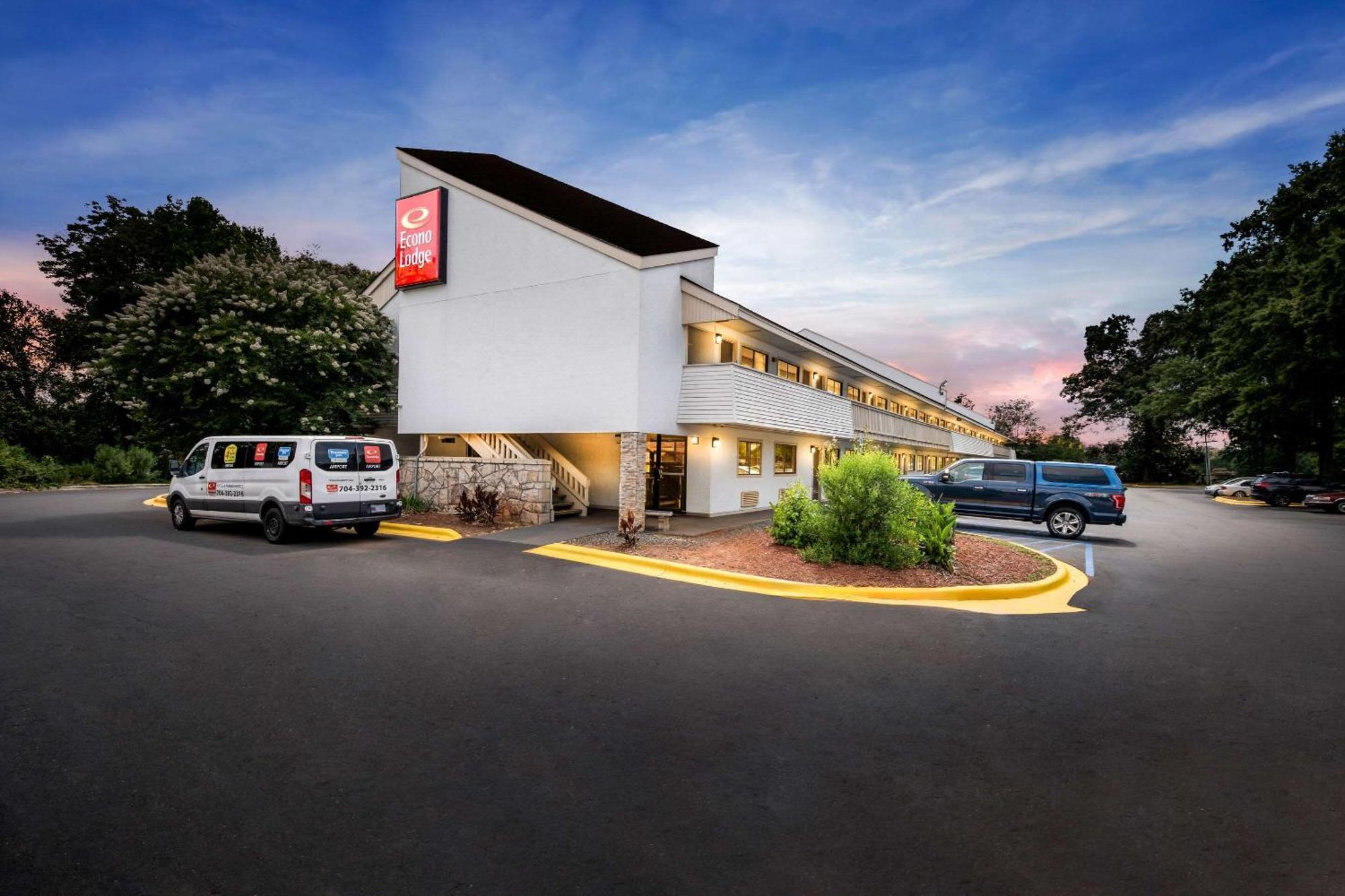 Econo Lodge Charlotte Airport Exterior photo
