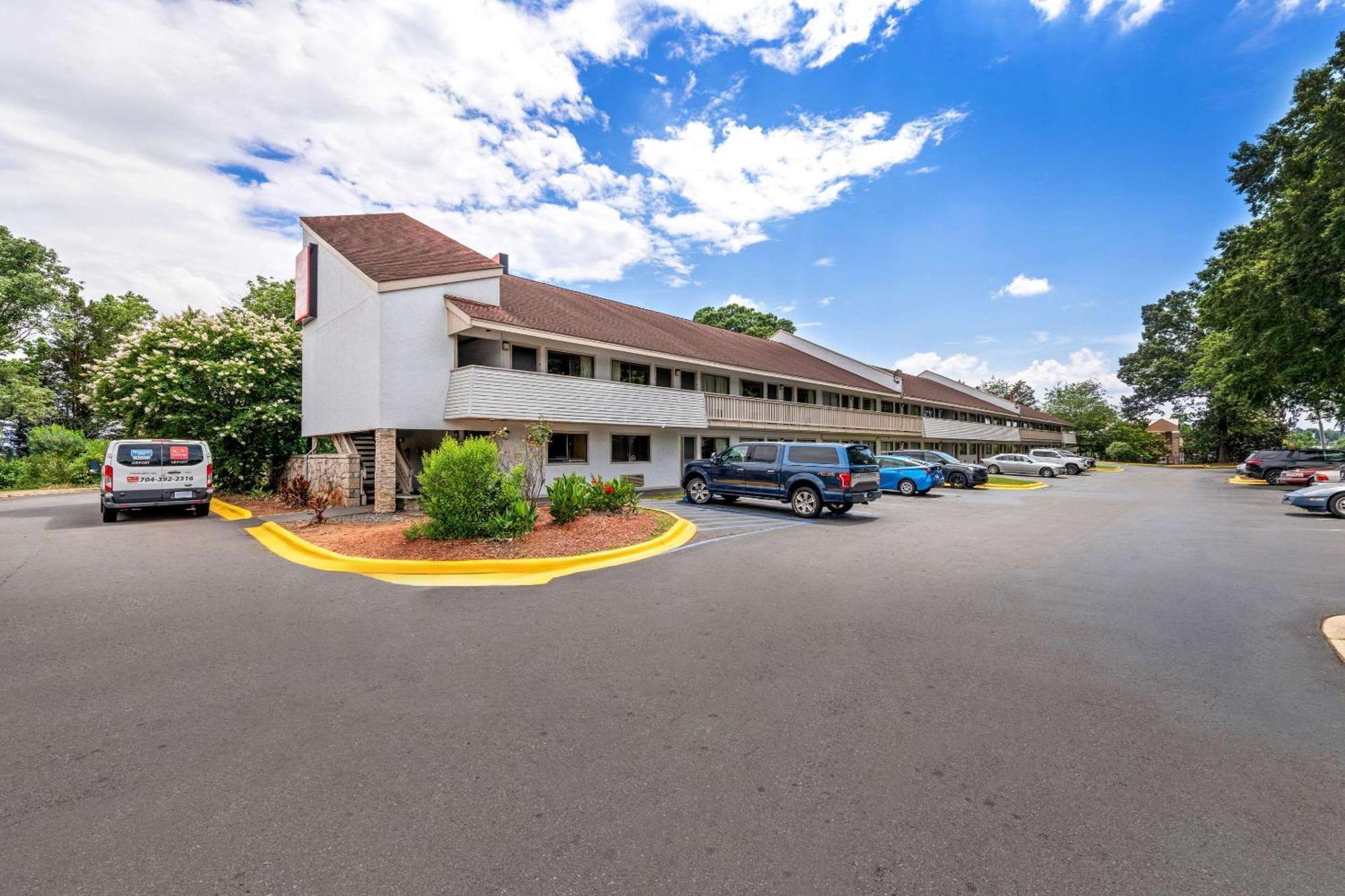 Econo Lodge Charlotte Airport Exterior photo